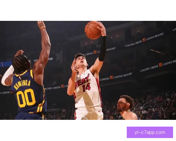 勇士大胜热火球员评分六优三平